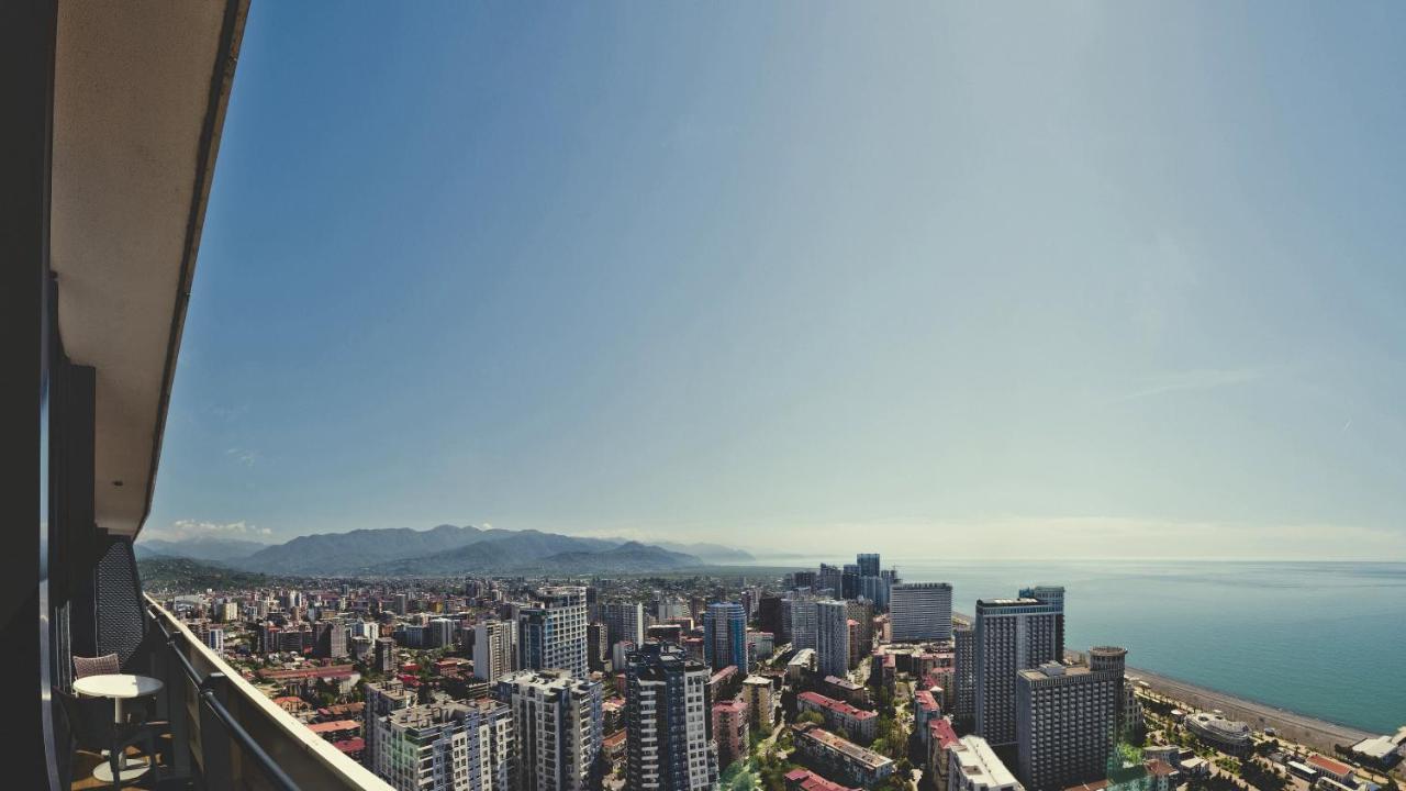 Orbi City Aparthotel Batumi Bagian luar foto