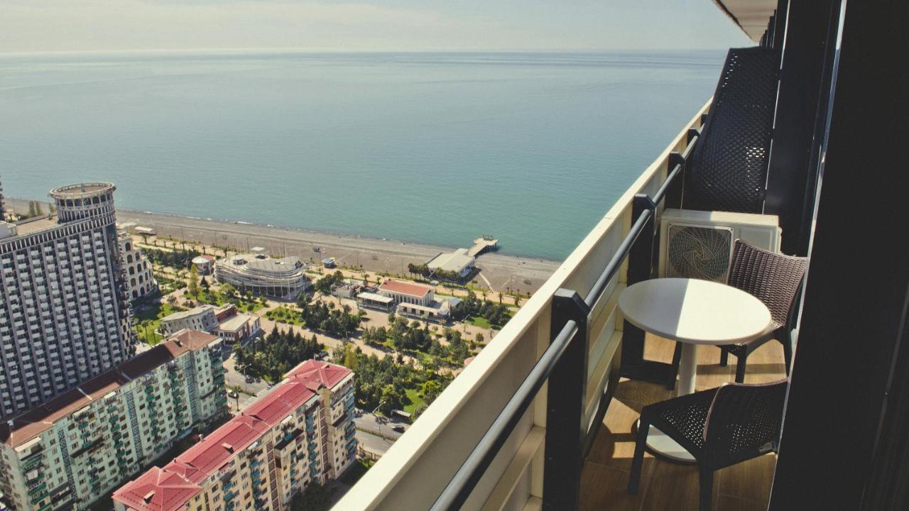 Orbi City Aparthotel Batumi Bagian luar foto