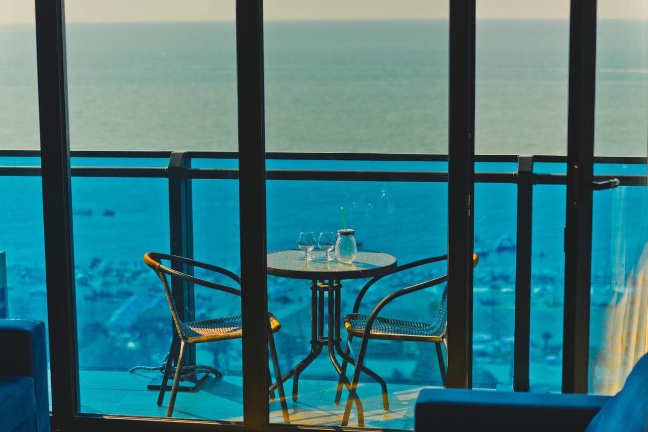 Orbi City Aparthotel Batumi Bagian luar foto