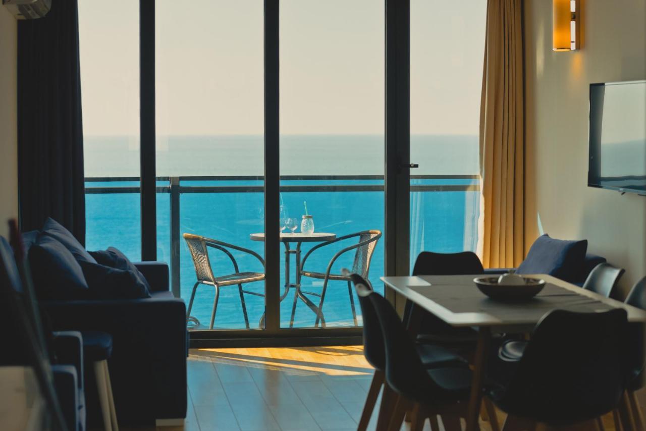 Orbi City Aparthotel Batumi Bagian luar foto