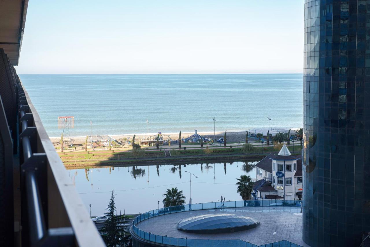 Orbi City Aparthotel Batumi Bagian luar foto
