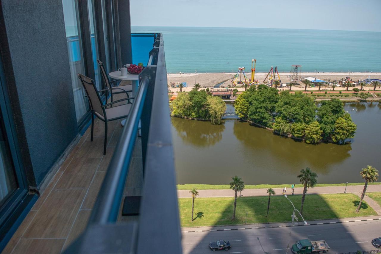 Orbi City Aparthotel Batumi Bagian luar foto