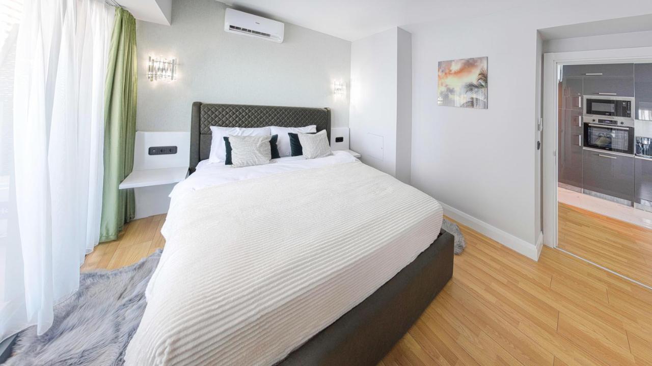 Orbi City Aparthotel Batumi Bagian luar foto