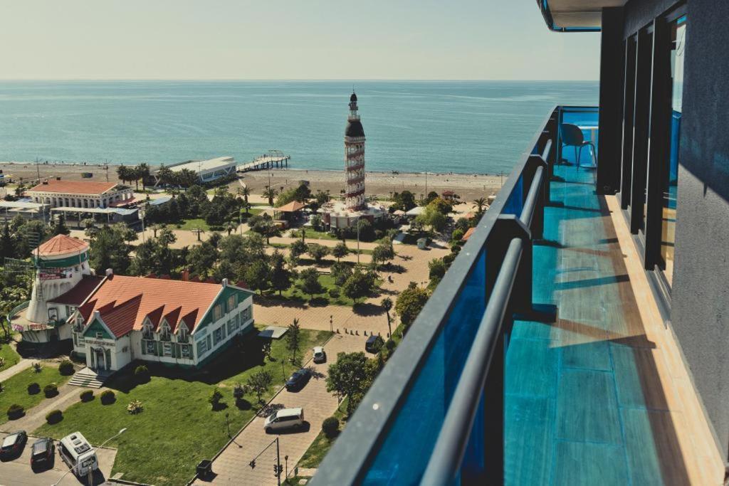 Orbi City Aparthotel Batumi Bagian luar foto
