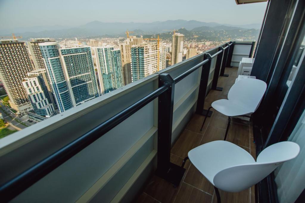 Orbi City Aparthotel Batumi Bagian luar foto