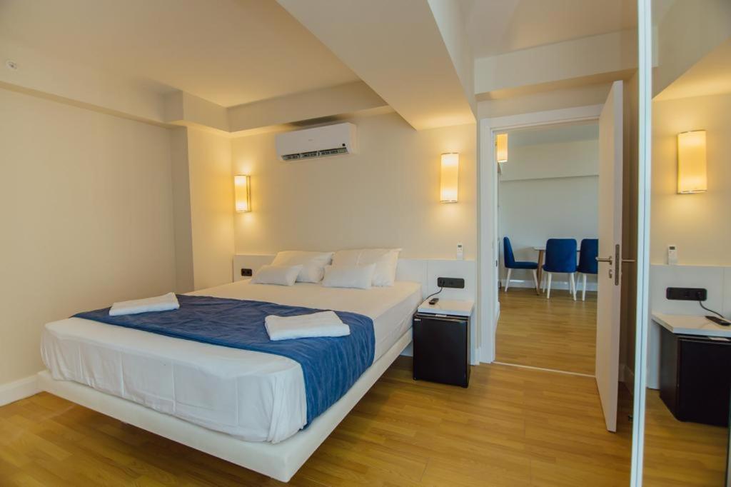 Orbi City Aparthotel Batumi Bagian luar foto