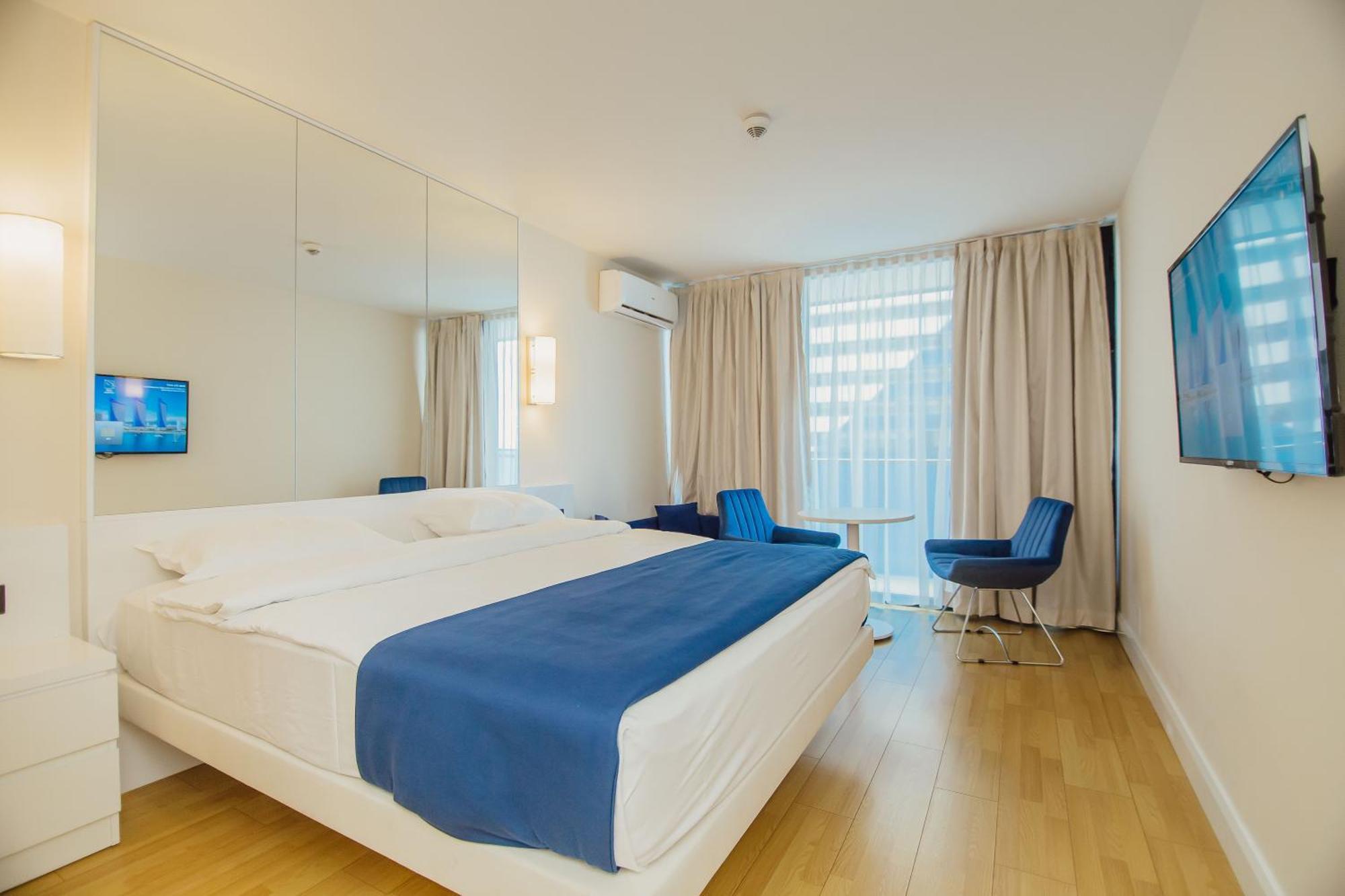 Orbi City Aparthotel Batumi Bagian luar foto